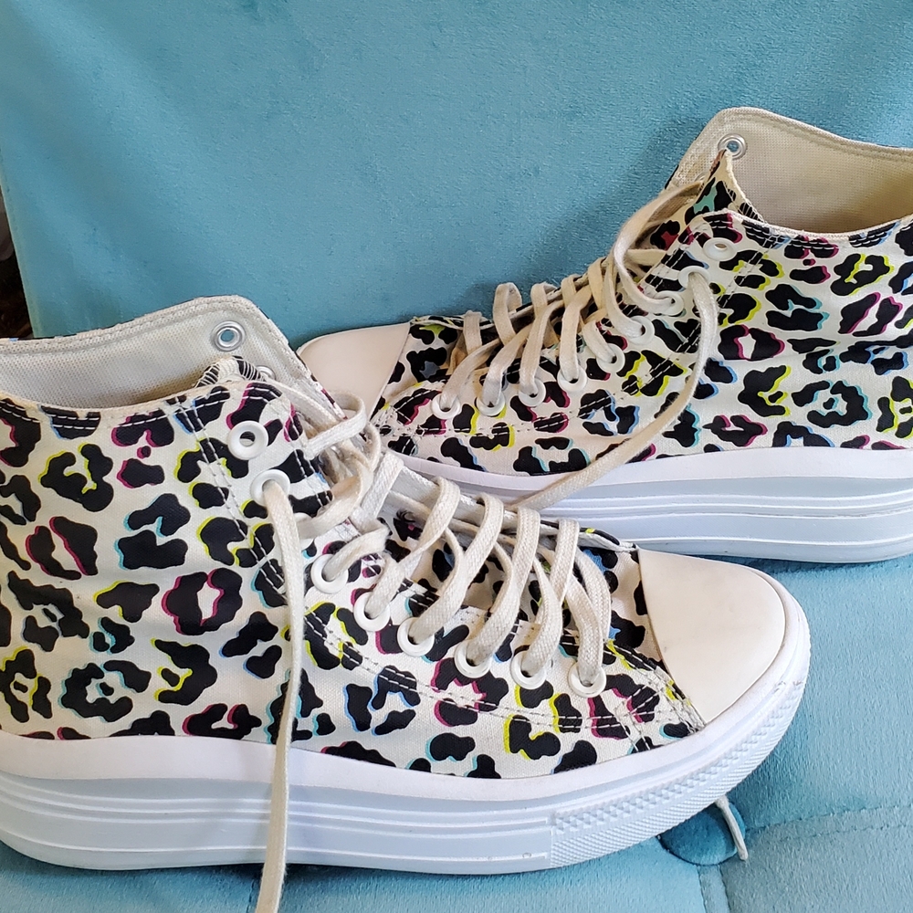 Colorful Patterned High-Top Sneakers - Picture 7 of 10